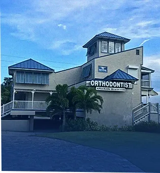 Architectural shingle roof on a Florida home